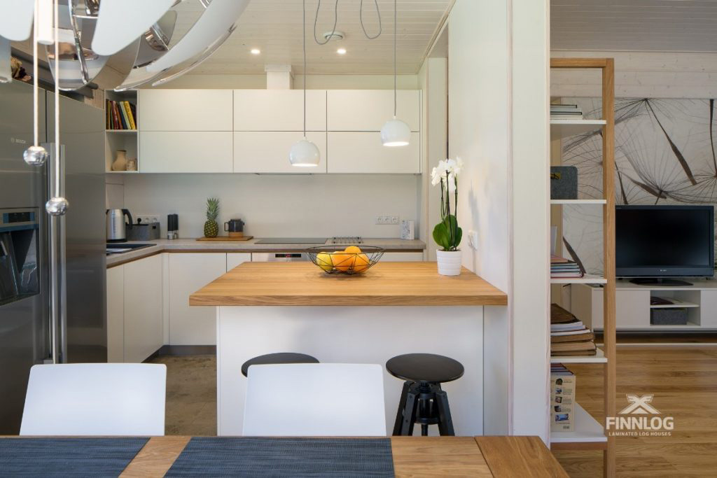 Uranus Blockhaus - Küche mit Essbereich